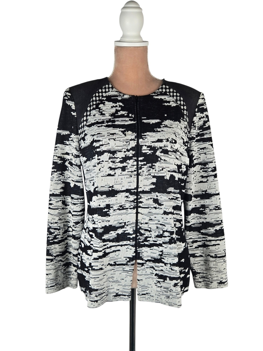 Misook Knit Jacket Zip Front Abstract Print Shoulder Panels Black White M